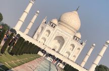 Private Taj Mahal Agra Day Tour from Delhi by Car with Guide