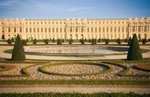 Versailles Domain Bike Tour with Palace Entry by Train from Paris