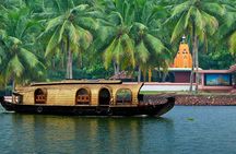 Private 4-Day Tour of Munnar and Aleppey with Houseboat Cruise