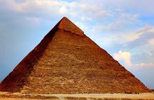 Day Tour to Pyramids And The Egyptian Museum from Cairo