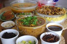 Private Mumbai Home Cooking Lesson and Grant Road Market Tour