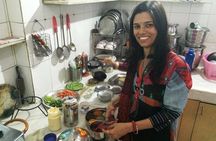 Private Market Tour & Vegetarian Cooking Class & Meal in a Local Jaipur Home
