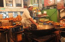 Discover Old Delhi: 4-Hour Evening Walking Tour includes Guide & Dinner