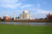 1-Day Trip to The Taj Mahal and Agra from Pune with Both side Commercial Flights
