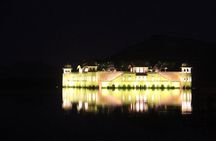 Guided Night Tour of Jaipur With Optional Street Food Tasting 