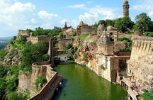 Guided Chittorgarh Fort Day Tour from Udaipur With Lunch