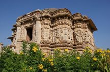 Guided Chittorgarh Fort Day Tour from Udaipur With Lunch
