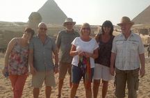 Private Day Tour to Giza Pyramids and Egyptian Museum from Cairo with Guide
