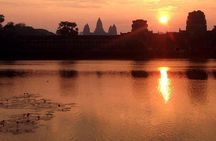 One Day Sunrise Private Tour at Angkorwat with Major Temples 