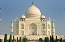 Private day trip to Taj Mahal from New Delhi