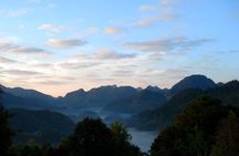 Private Tour: 2-Day Authentic Hill Tribe Villages and Karen Hill Tribe Homestay