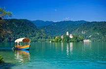 Ljubljana: Lake Bled Experience small group half-day tour