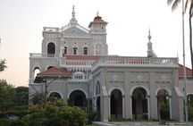 Guided Highlights of Pune Car Tour with a local (4 Hrs Sightseeing in AC Car)
