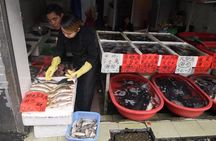 Explore Shanghai Ancient Downtown with Authentic Local Food