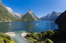 Milford Sound Premium Coach and Cruise with Lunch from Te Anau
