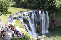 6 Hours Private Charter from Taipei in Shifen and Jiufen 