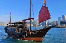 Hong Kong Night Tour: Peak Tram Rides plus Madame Tussauds