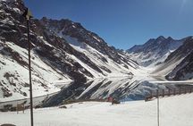 Small-Group Tour: Portillo Ski Center, Inca Lagoon plus Premium Wineries in Aconcagua Valley