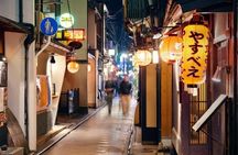 Kyoto Private and Personalized Night Tour with Local with Drinks