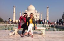 From Delhi: All-Inclusive Taj Mahal Tour by Gatiman Express Train