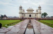 Private Day Trip to Taj Mahal by Car from Delhi