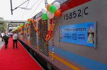 Taj Mahal Agra Tour by Gatimaan Train from Delhi 