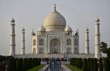 Private Taj Mahal Tour from Delhi by Car with Entry fees & Lunch
