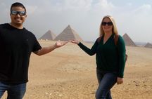 Private Tour Giza pyramids ,Sakkara Pyramid, Memphis Old City & local bazaars