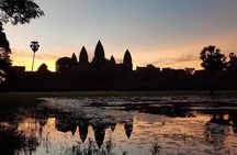 Angkor Wat Sunrise & Small Circuit Tour