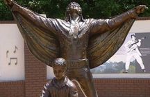 Elvis Presley Birthplace Park in Tupelo with Transport from Memphis