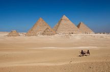 Giza Pyramids, Sphinx and Egyptian Museum tour