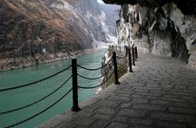 Private Lijiang Day Trip to Upper Tiger Leaping Gorge and Black Dragon Pool