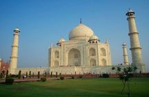 Private Taj Mahal & Agra Day Trip by Car From Delhi All Inclusive