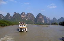 Li River Cruise and Yangshuo Private Day Tour from Guilin