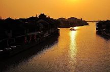 Private Zhujiajiao Ancient Town and Harmony Garden Day Tour with Gondola Ride