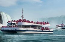 Day-Trip from Toronto to Niagara Falls with skip-the-line boat