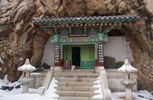 Private Hiking tour to Bukhansan Peak(Baegundae: 836.5m) with Mountain Expert