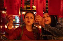 Highlights & Hidden Gems With Locals: Best of Hong Kong Private Tour