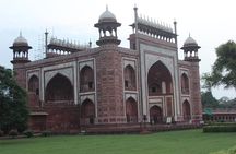 Day Trip to Taj Mahal from Delhi by Private Car