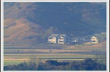 Glimpse into North Korea in 4 hours' layover tour