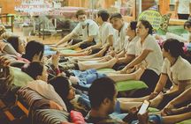 Experience Bangkok at Night with Streetfood Dinner & Foot Massage