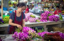 Bangkok Night Lights: Temple & City Tour by Tuk Tuk (SHA Plus)