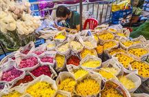 Experience Bangkok at Night with Streetfood Dinner & Foot Massage