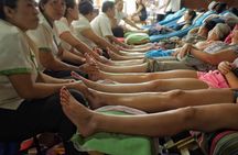 Experience Bangkok at Night with Streetfood Dinner & Foot Massage