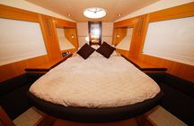 Luxury Yacht Cruise Dubai Marina Palm Jumeirah, Burj Al Arab, and Atlantis 