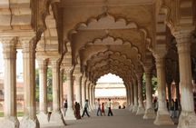 Skip-the-Line: Agra Fort Entrance Ticket with Guided Tour