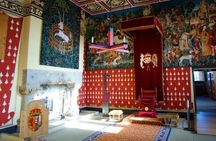 Mary Queen of Scots Luxury Private Tour with Scottish Local