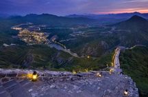 Private Night Tour to Gubei Water Town and Simatai Great Wall with Cable Car