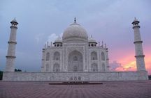 Taj Mahal Agra Tour by Gatimaan Train from Delhi 