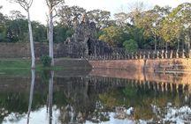 Angkor Wat Sunrise & Small Circuit Tour